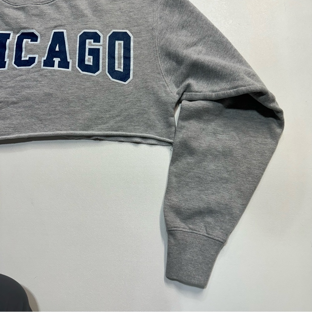 Full Tilt Chicago Crewneck Cropped Pullover Sweater Womens Size Small - Picture 5 of 7